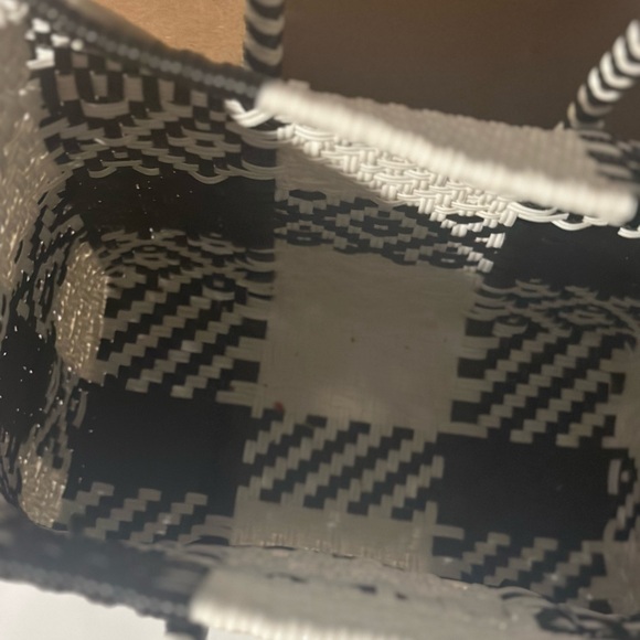 Mexican Plastic Basket/ Lonchera Artesanal - Picture 2 of 6